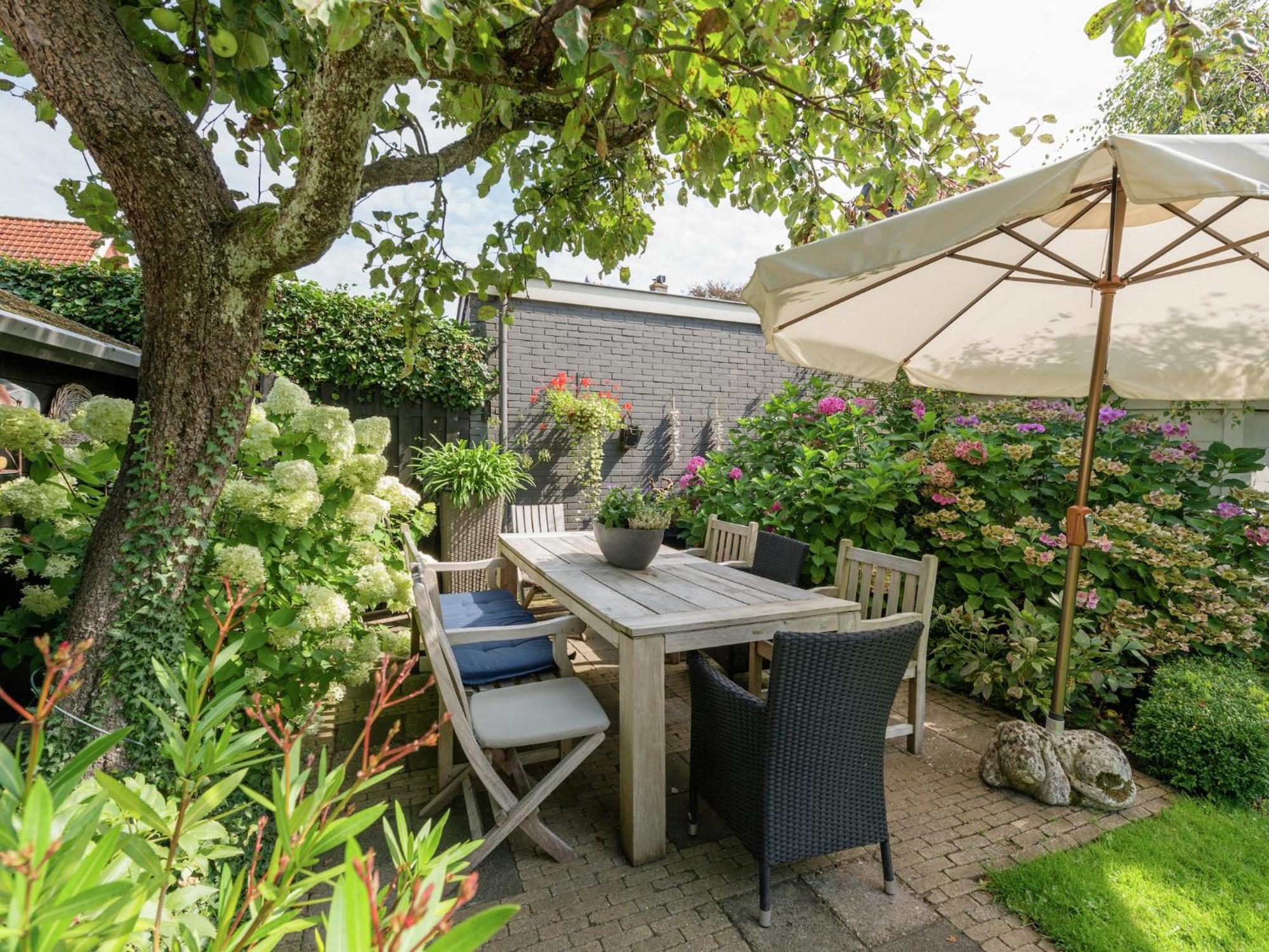 Alluring Apartment In Bergen With Terrace Garden And Bbq Eksteriør billede